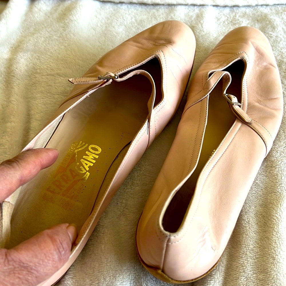 Salvatore ferragamo ballerina flats beautiful pale pink leather .size 9✨✨✨